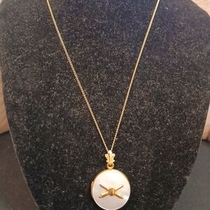 Elegant Gold and White Pendant Necklace